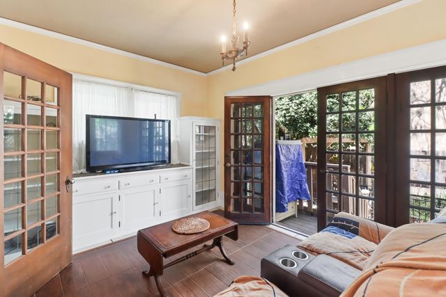 2705 P St, Sacramento, CA 95816