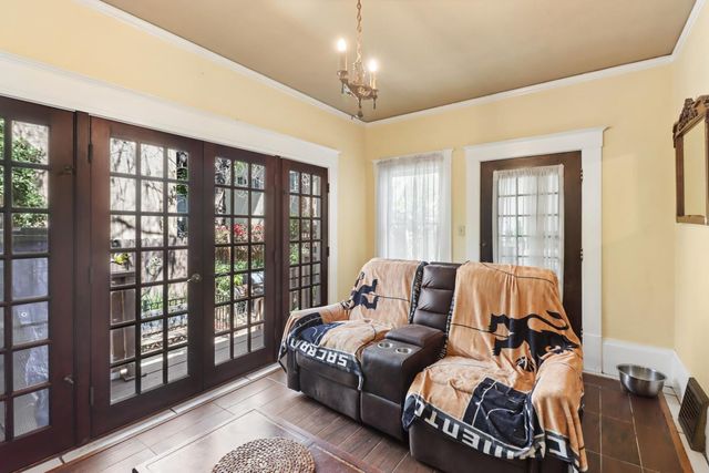 2705 P St, Sacramento, CA 95816