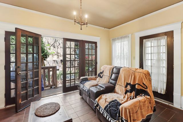 2705 P St, Sacramento, CA 95816