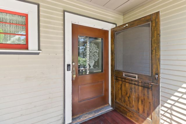 2705 P St, Sacramento, CA 95816