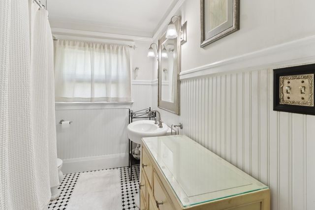 2705 P St, Sacramento, CA 95816