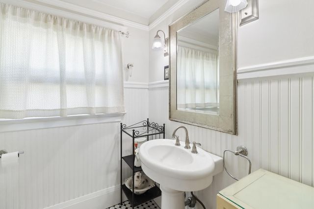 2705 P St, Sacramento, CA 95816