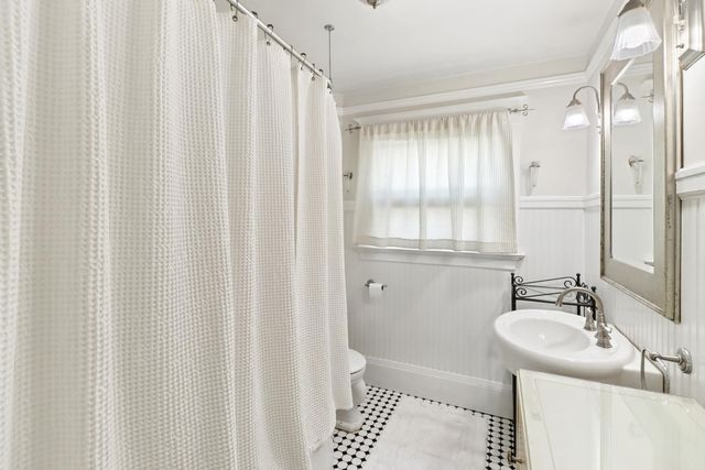 2705 P St, Sacramento, CA 95816