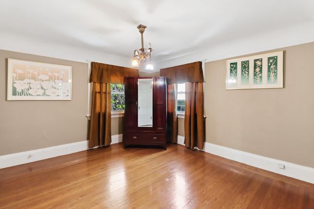 2705 P St, Sacramento, CA 95816