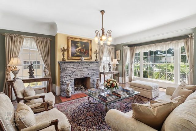 2705 P St, Sacramento, CA 95816