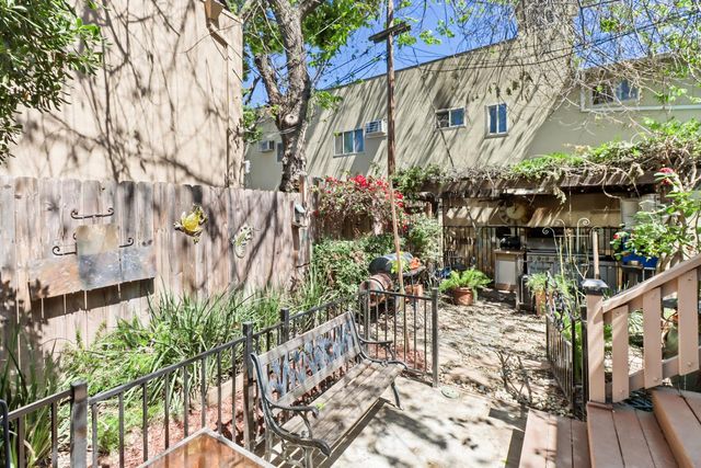 2705 P St, Sacramento, CA 95816