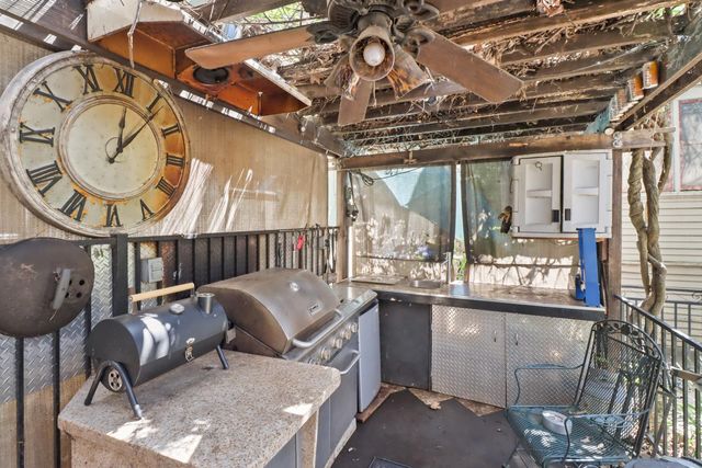 2705 P St, Sacramento, CA 95816