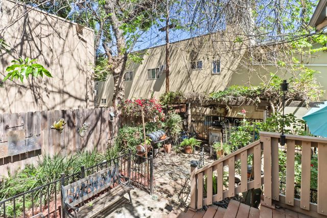 2705 P St, Sacramento, CA 95816