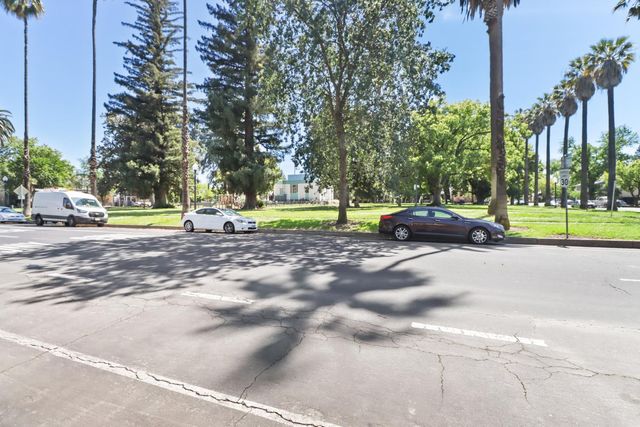 2705 P St, Sacramento, CA 95816