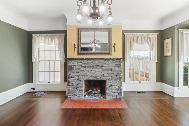 2705 P St, Sacramento, CA 95816