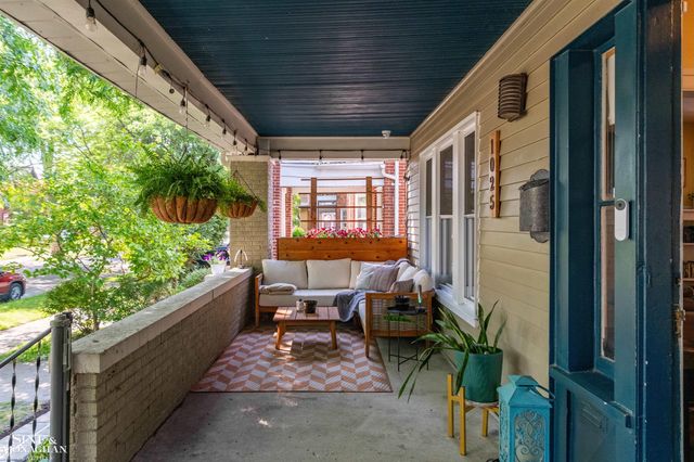 1025 Beaconsfield Avenue, Grosse Pointe Park, MI 48230