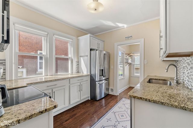 1025 Beaconsfield Avenue, Grosse Pointe Park, MI 48230