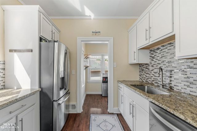 1025 Beaconsfield Avenue, Grosse Pointe Park, MI 48230