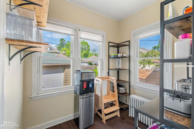 1025 Beaconsfield Avenue, Grosse Pointe Park, MI 48230