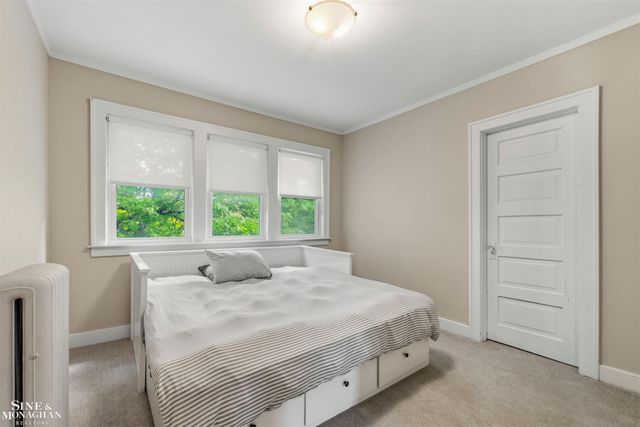 1025 Beaconsfield Avenue, Grosse Pointe Park, MI 48230