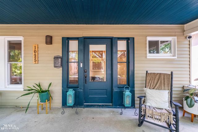1025 Beaconsfield Avenue, Grosse Pointe Park, MI 48230