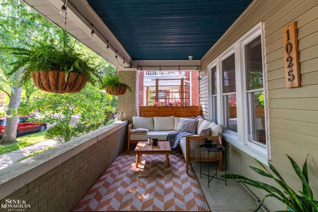1025 Beaconsfield Avenue, Grosse Pointe Park, MI 48230