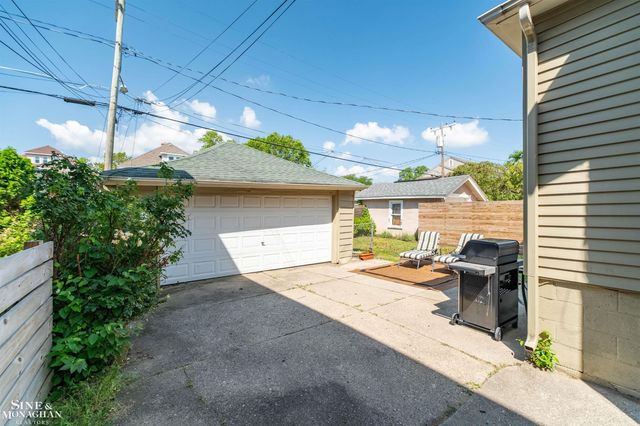 1025 Beaconsfield Avenue, Grosse Pointe Park, MI 48230