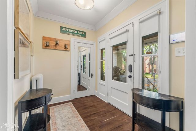 1025 Beaconsfield Avenue, Grosse Pointe Park, MI 48230