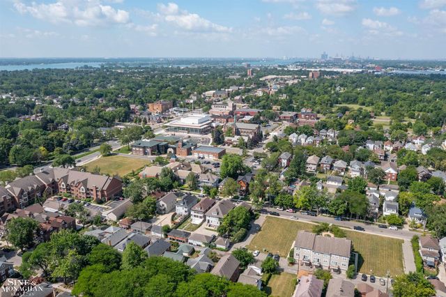 1025 Beaconsfield Avenue, Grosse Pointe Park, MI 48230