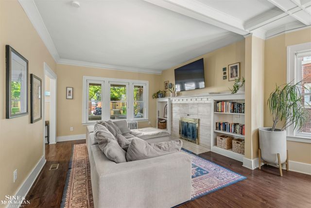 1025 Beaconsfield Avenue, Grosse Pointe Park, MI 48230