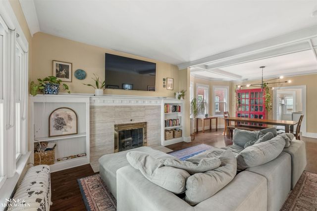 1025 Beaconsfield Avenue, Grosse Pointe Park, MI 48230