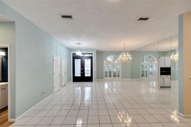 18006 CLEAR LAKE DR, Lutz, FL 33548