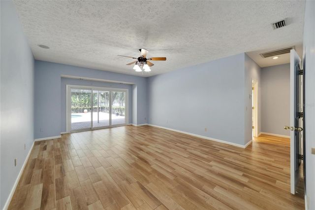 18006 CLEAR LAKE DR, Lutz, FL 33548