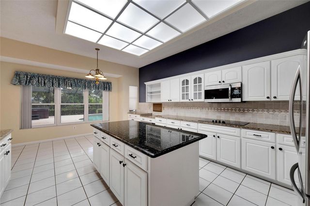 18006 CLEAR LAKE DR, Lutz, FL 33548