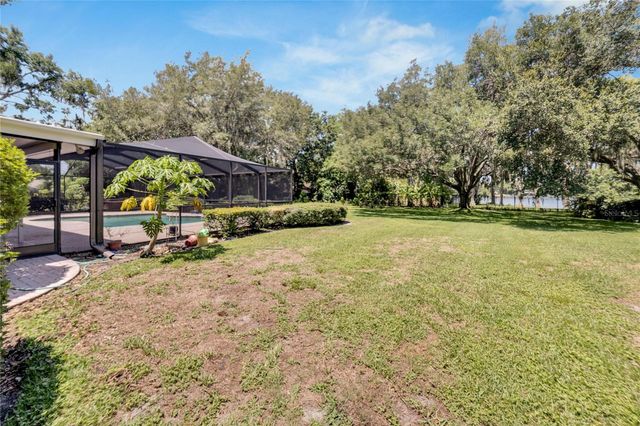 18006 CLEAR LAKE DR, Lutz, FL 33548