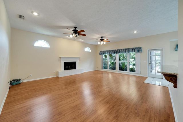 18006 CLEAR LAKE DR, Lutz, FL 33548