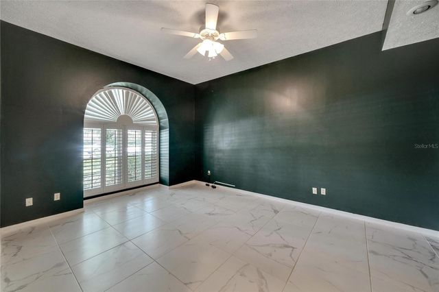 18006 CLEAR LAKE DR, Lutz, FL 33548