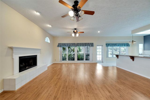 18006 CLEAR LAKE DR, Lutz, FL 33548