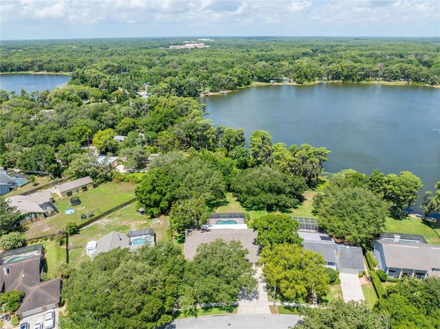 18006 CLEAR LAKE DR, Lutz, FL 33548