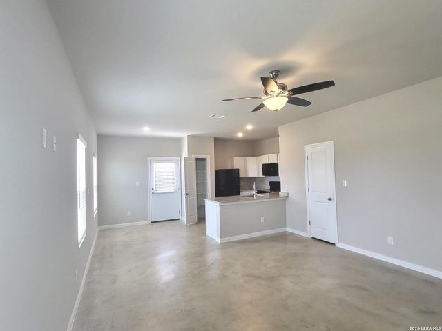 7911 Dial Ike Dr Unit 502, San Antonio, TX 78218