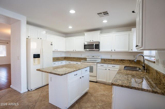 11570 W SCHLEIFER Drive, Youngtown, AZ 85363