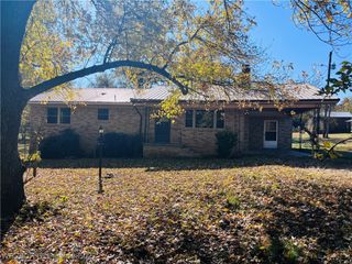 2061 Friendship Road, Waldron, AR 72958
