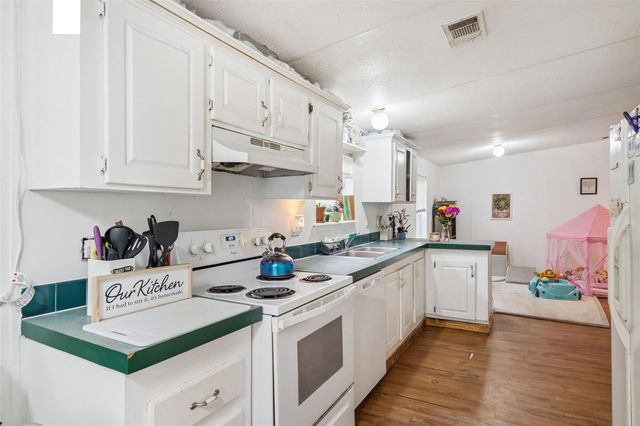 28100 SE 171ST STREET, Umatilla, FL 32784