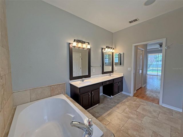 3045 SUTTON WOODS DRIVE, Plant City, FL 33566