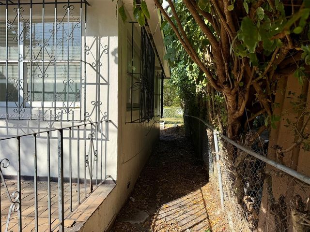 413 NW 63rd St, Miami, FL 33150