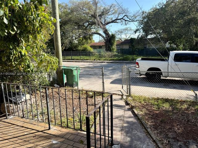 413 NW 63rd St, Miami, FL 33150
