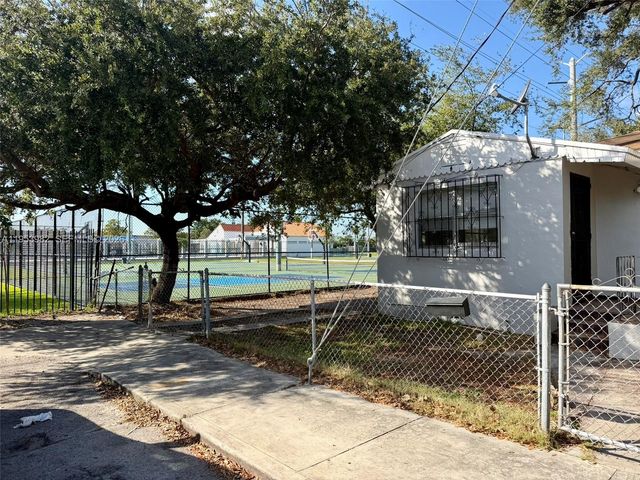 413 NW 63rd St, Miami, FL 33150