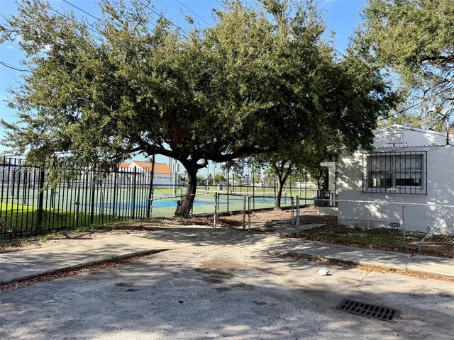 413 NW 63rd St, Miami, FL 33150