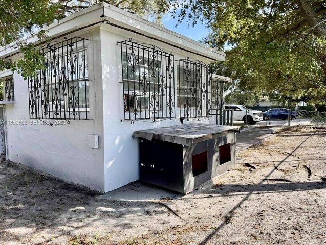 413 NW 63rd St, Miami, FL 33150