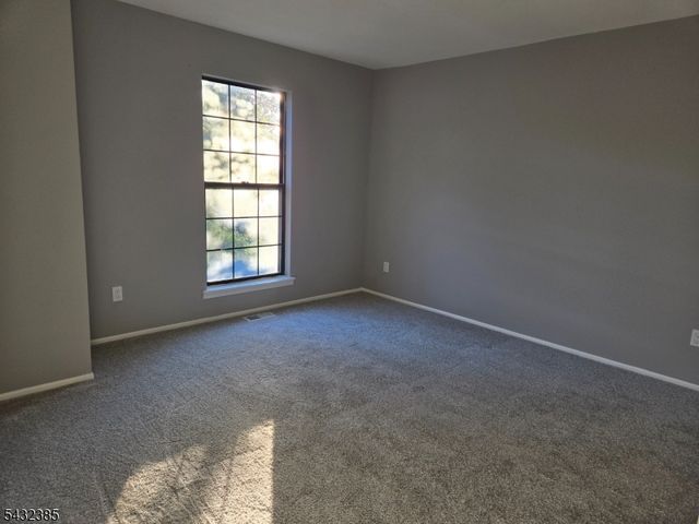 38 Fox Hill Ln, Hillsborough Twp., NJ 08844