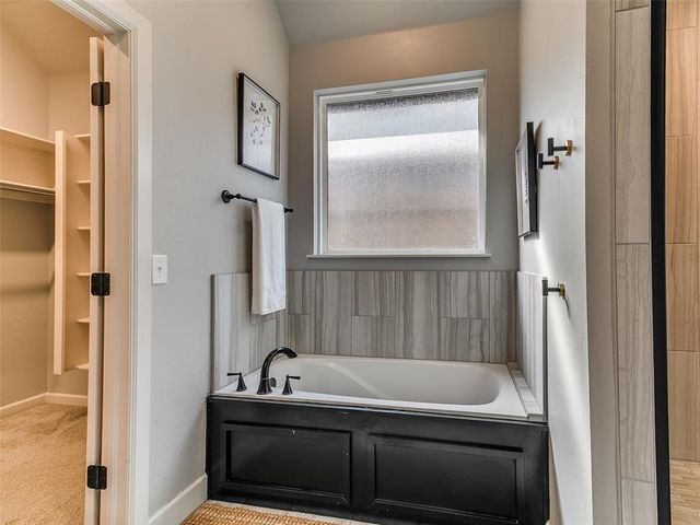 8201 Crew Lane, Edmond, OK 73034