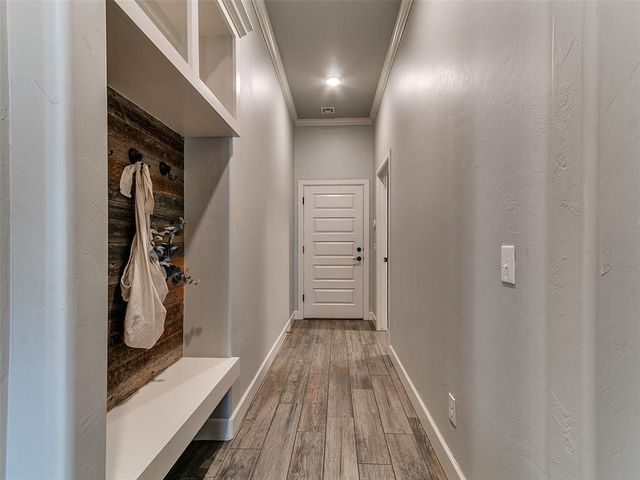 8201 Crew Lane, Edmond, OK 73034