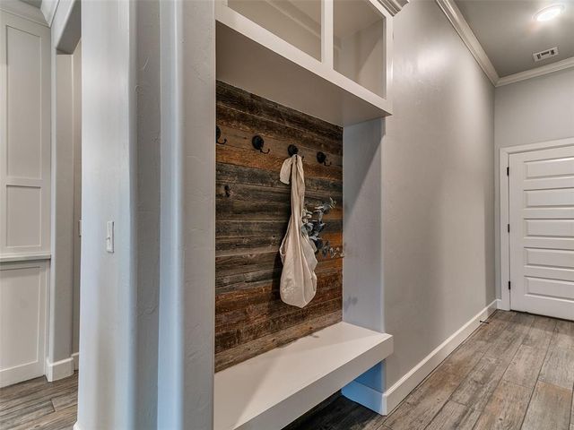 8201 Crew Lane, Edmond, OK 73034