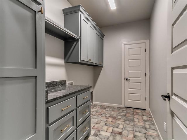 8201 Crew Lane, Edmond, OK 73034
