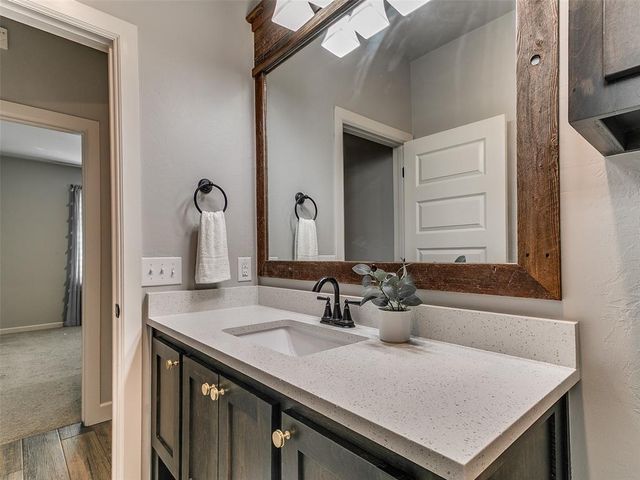 8201 Crew Lane, Edmond, OK 73034